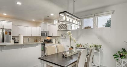 Fenced Yard & Fire Pit! Kennewick Family Retreat