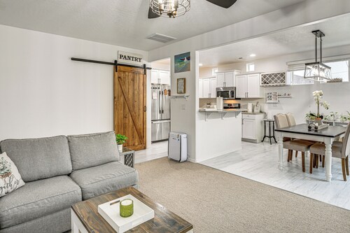 Fenced Yard & Fire Pit! Kennewick Family Retreat