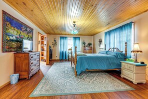 House (3 Bedrooms) | Interior - Secluded, Waterfront Home w/ Patio in Craigville! (Craigville)