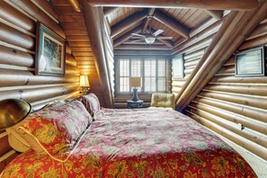 House (6 Bedrooms) | Interior - Theater, Gym, Hot Tub: Versailles 'heritage Lodge' (Versailles)