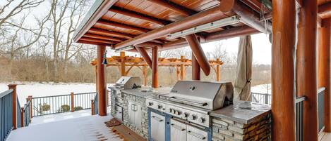 House (6 Bedrooms) | Interior