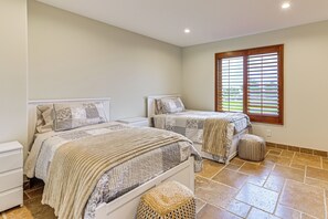 Interior - Game Room, Hot Tub & Views! Luxe Temecula Estate (Temecula)