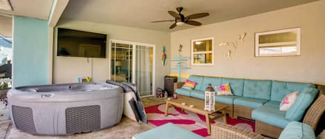 House (4 Bedrooms) | Front of property