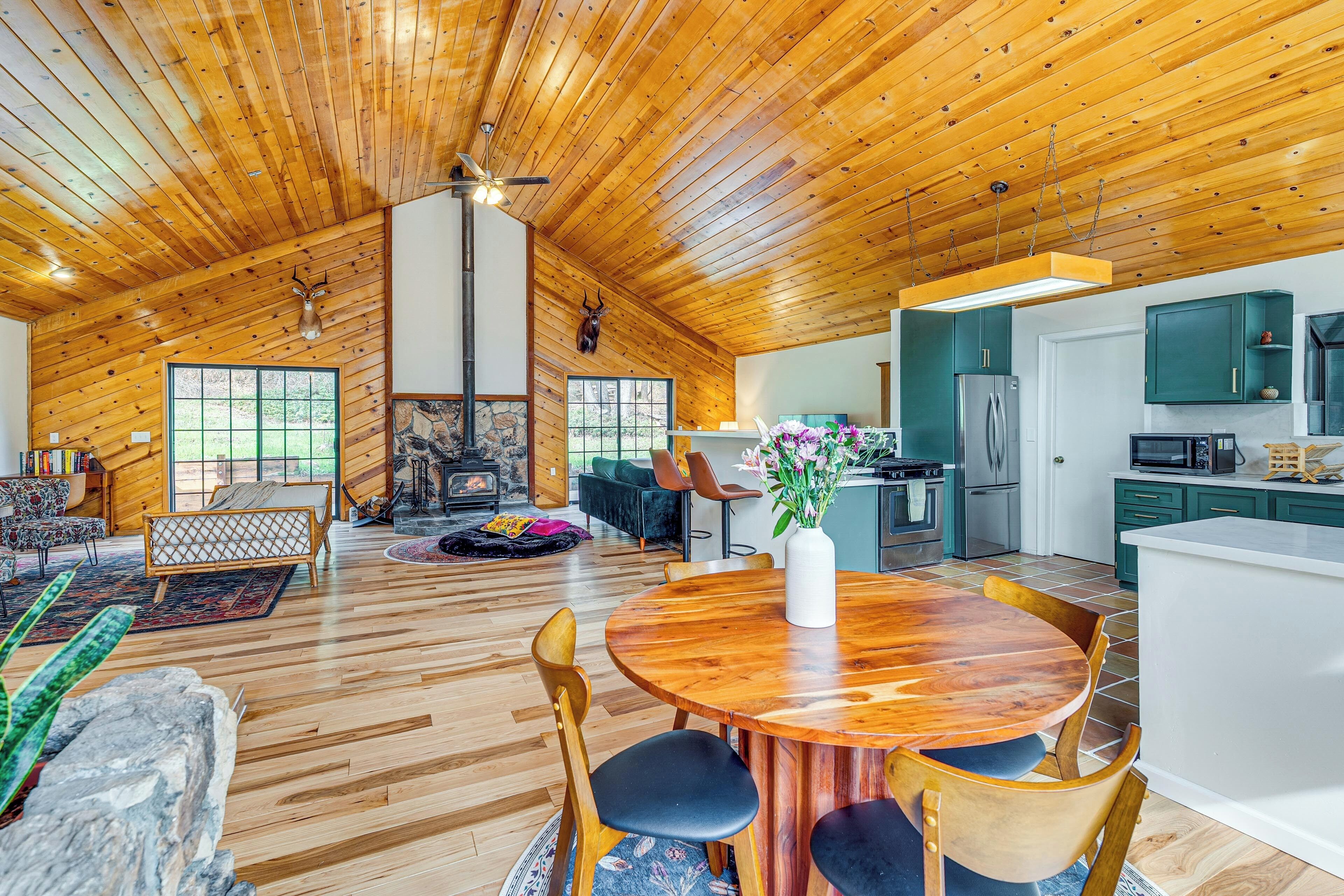 House (3 Bedrooms) | Interior
