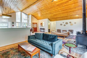 House (3 Bedrooms) | Interior - Arts, History & Adventure! Gold Country Getaway (Grass Valley)