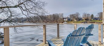 Sunroom & Dock Access at Lake Freeman Studio!