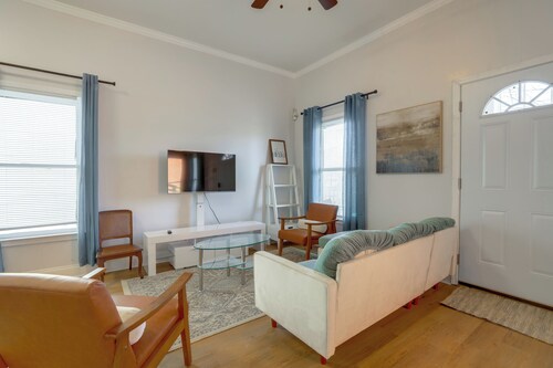 Extended Stay Near Dtwn! Spacious ATL Home w/ Yard