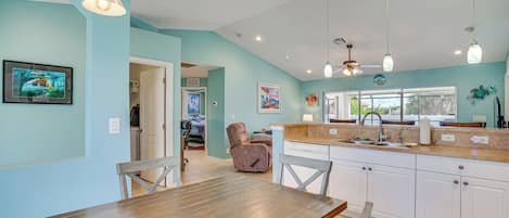 House (3 Bedrooms) | Interior