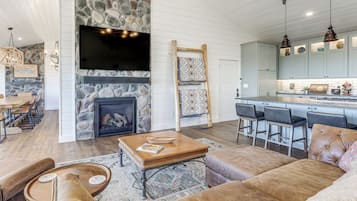 House (3 Bedrooms) | Interior