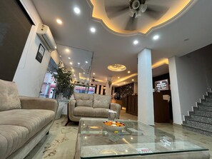 Gambar tidak terklasifikasi, 4 dari 8, tombol