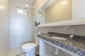 Bathroom - Beach Townhouses 5 - Porto das Dunas by Carpediem (Aquiraz)