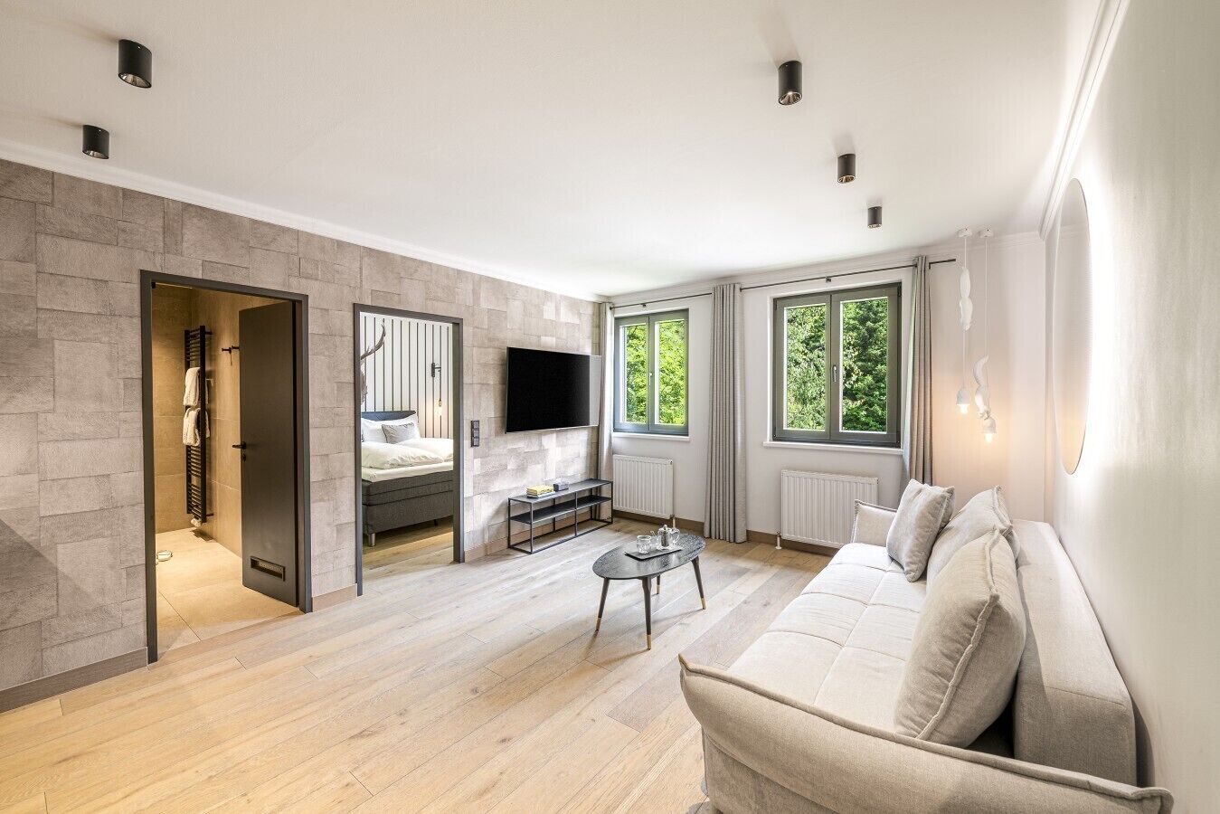 1 slaapkamer, een bureau, een strijkplank/strijkijzer, wifi