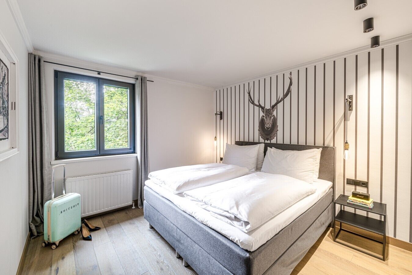 1 slaapkamer, een bureau, een strijkplank/strijkijzer, wifi