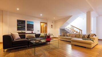 Villa, 3 Bedrooms | Living room