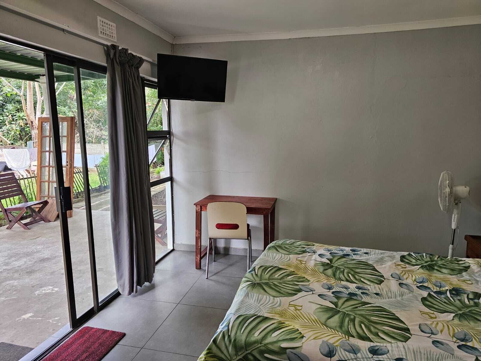 6 bedrooms, iron/ironing board, WiFi, bed sheets