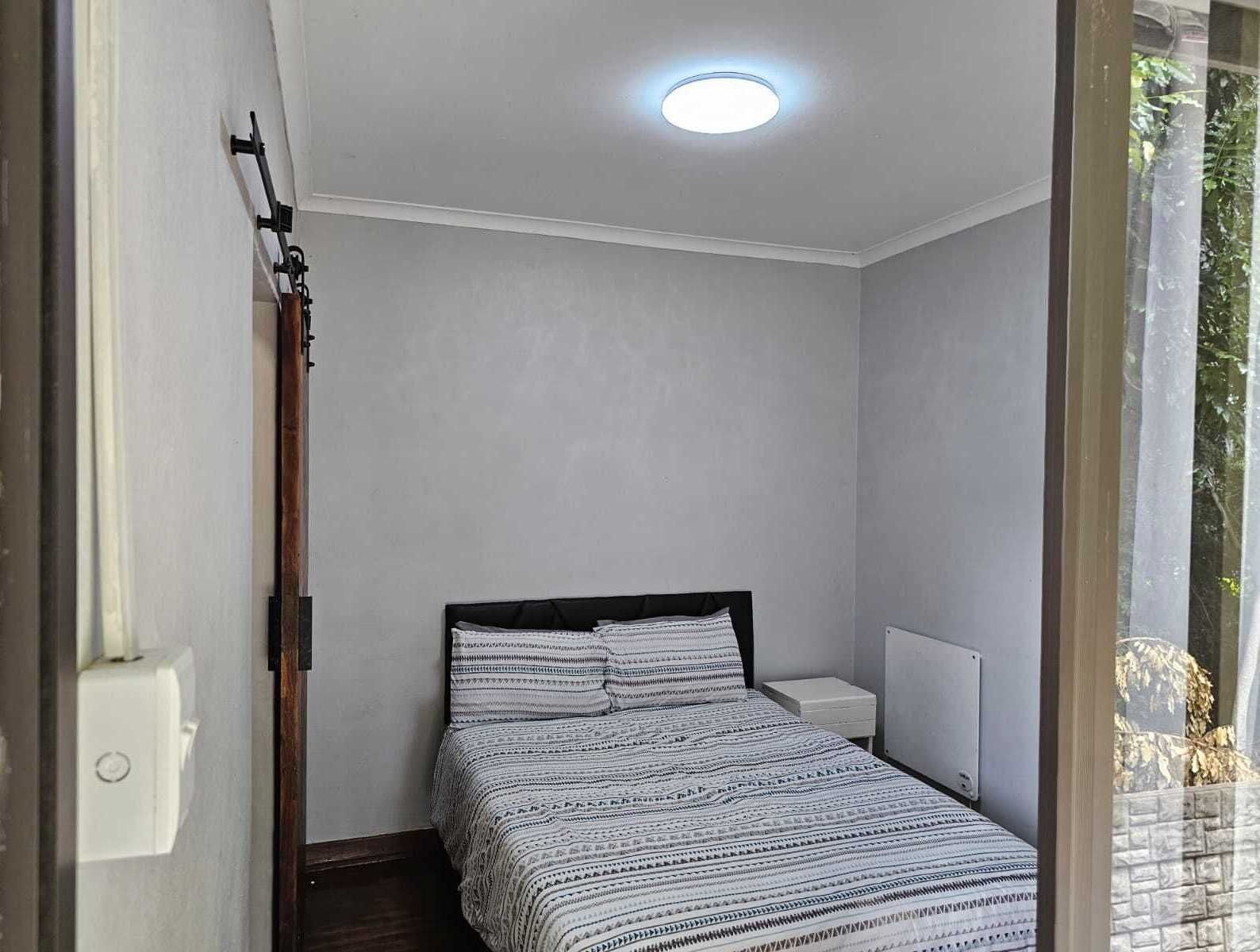 6 bedrooms, iron/ironing board, WiFi, bed sheets