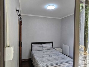 6 habitaciones, tabla de planchar con plancha, wifi y ropa de cama 