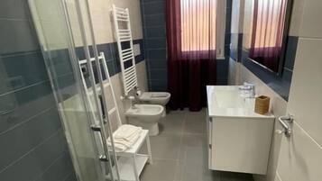 Chambre Triple Confort, balcon, vue montagne