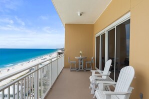 Property grounds - Sterling Beach 1202 Luxury Beachfront, Heated Pool, Walk in Shower, FREE Golf (Panama City Beach)