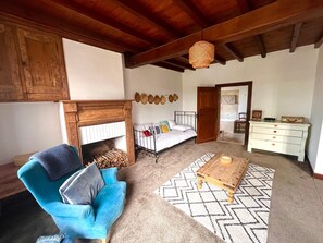 Unclassified image, 5 of 19, button - Country property with park and swimming pool (Lanta)