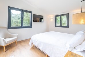 4 bedrooms, free WiFi, bed sheets - Vivienda Unifamiliar Esporles - with private swimming pool (Esporlas)