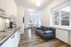 Imagen sin descripción, 3 de 7, botón