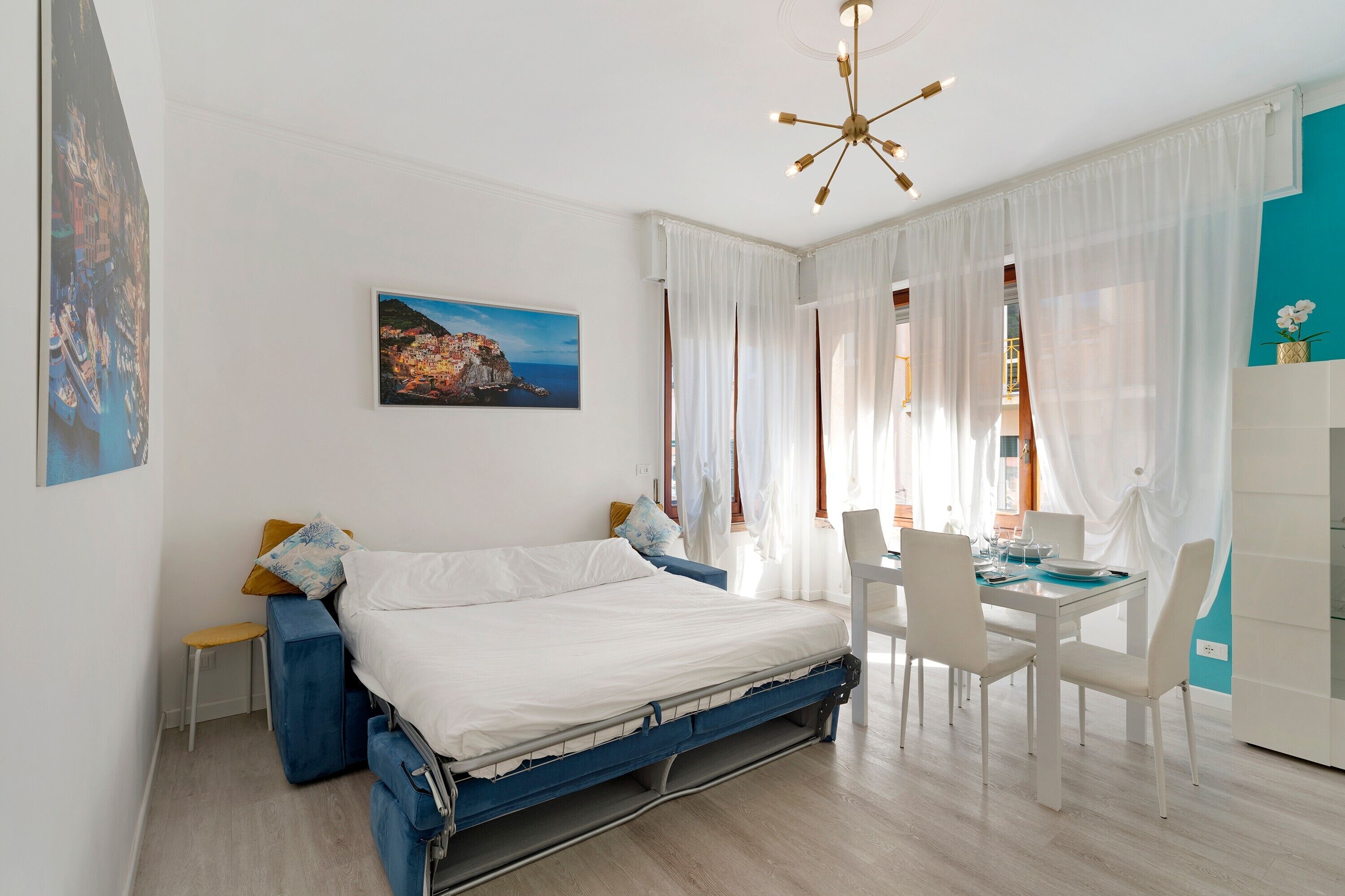 1 dormitorio, tabla de planchar con plancha, wifi y ropa de cama