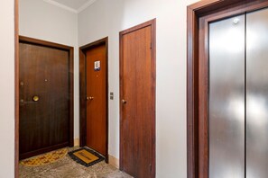 Interior - Apartment 'A Casa Di Brenda' with Mountain View, Wi-Fi and Air Conditioning (Chiavari)