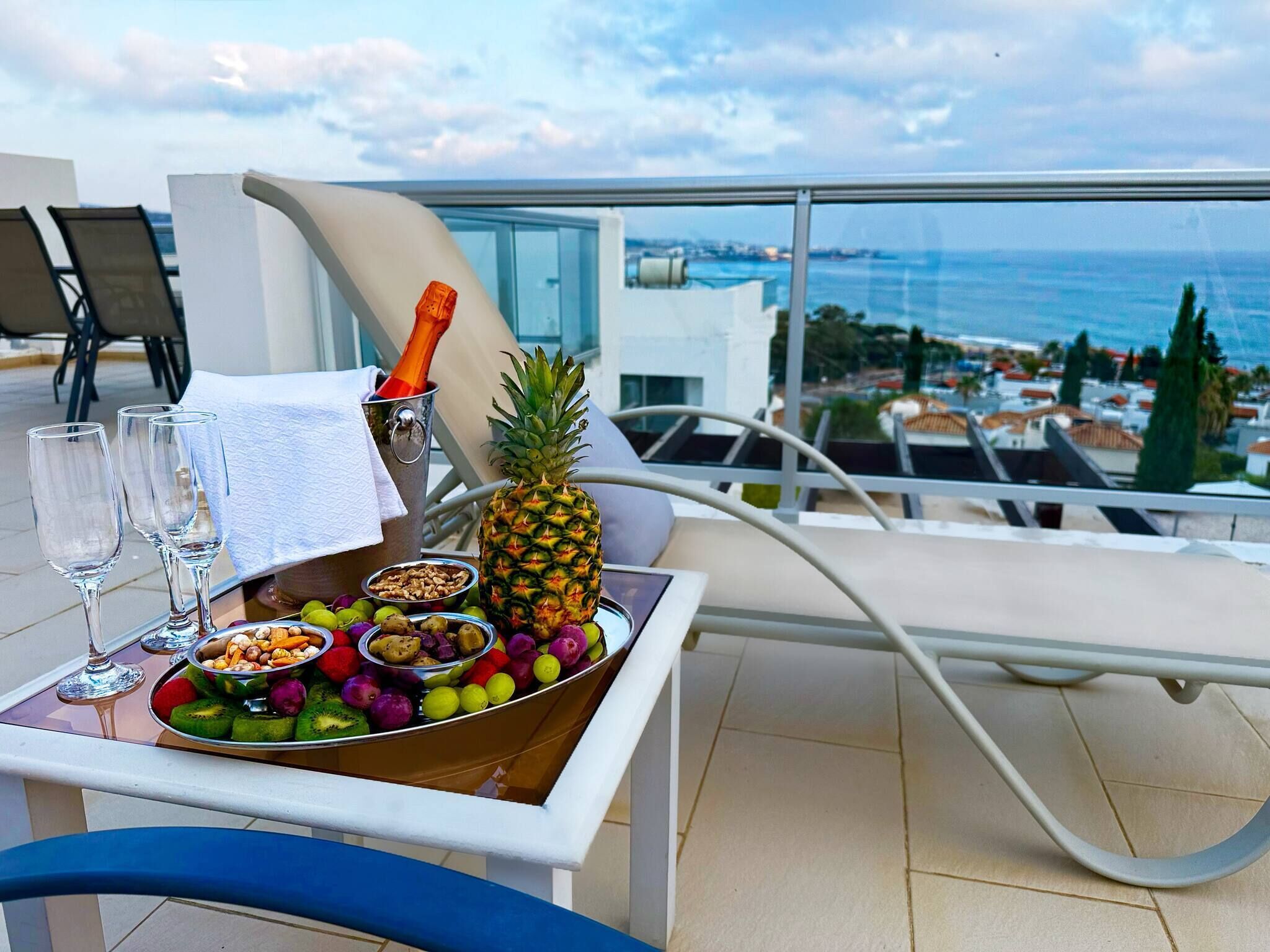 House, 3 Bedrooms | Balcony