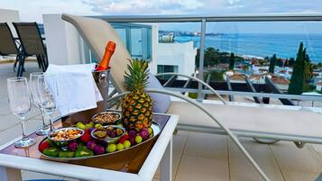 House, 3 Bedrooms | Balcony