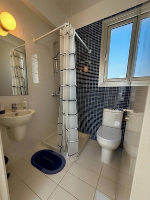 House, 3 Bedrooms | Bathroom - Amáni Seaview 3 Bedrooms Luxury Villa (Pegeia)