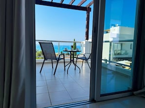 House, 3 Bedrooms | Balcony - Amáni Seaview 3 Bedrooms Luxury Villa (Pegeia)