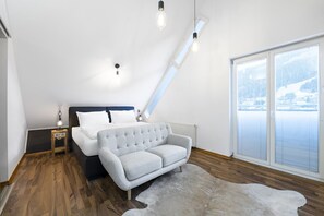 Unclassified image, 3 of 12, button - Modernes Loft-Penthouse mit 6 m Raumhöhe für 2–4 Personen (Alpenresidenz (Bad Gastein))