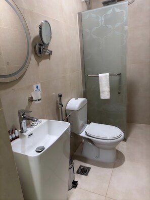 Phòng tắm | Khăn tắm, xà phòng, dầu gội 