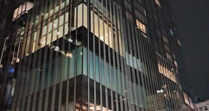 Luxury High Rise
2 bedroom,2 bath condo- parking & full service - 1 week min