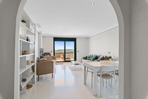TV - AUGUSTA SEA & POOL VIEW 2467 (Casares)