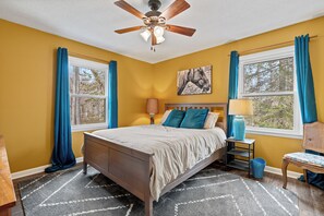 3 Schlafzimmer, Schreibtisch, Bügeleisen/Bügelbrett, Reisekinderbett