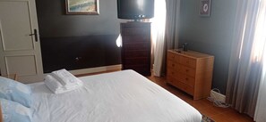 6 bedrooms, iron/ironing board, Internet, bed sheets - Cabanas, Casa Unica, on the beachfront (Cabañas)