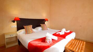 3 bedrooms, bed sheets