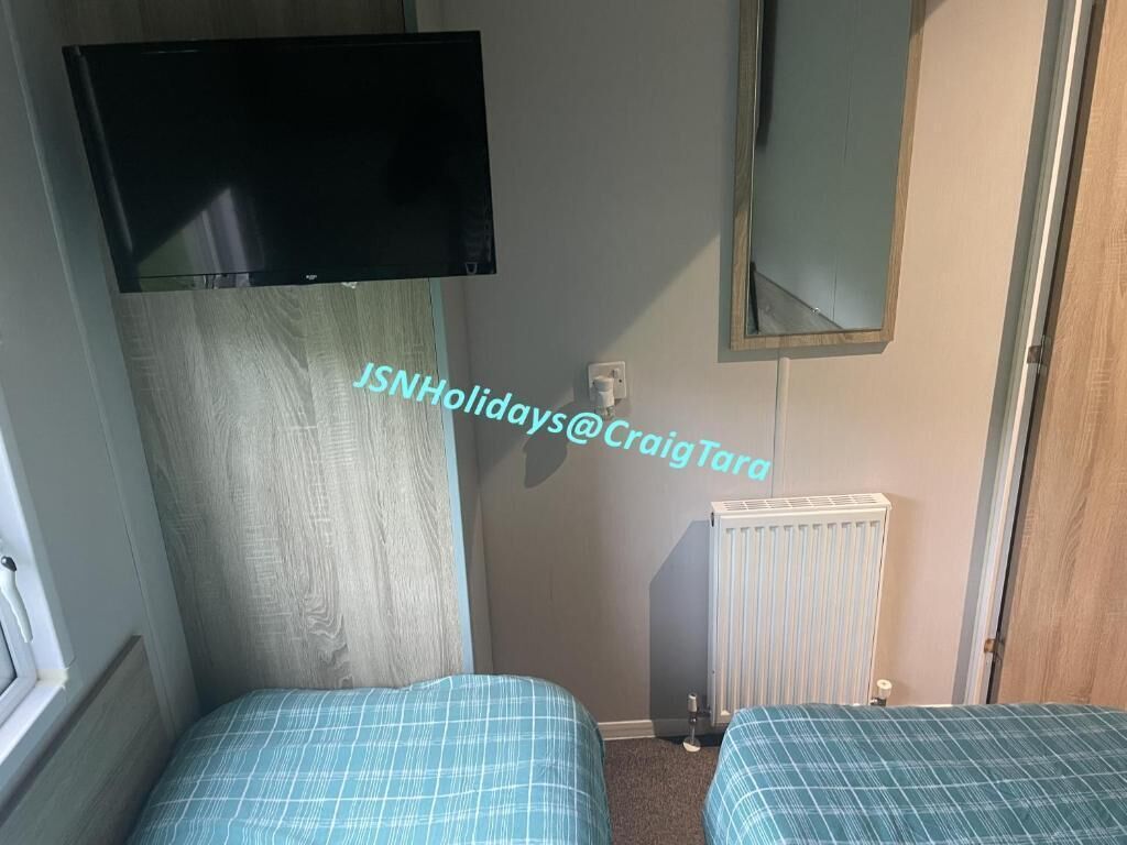 House, 3 Bedrooms, Smoking, Fireplace | Room amenity