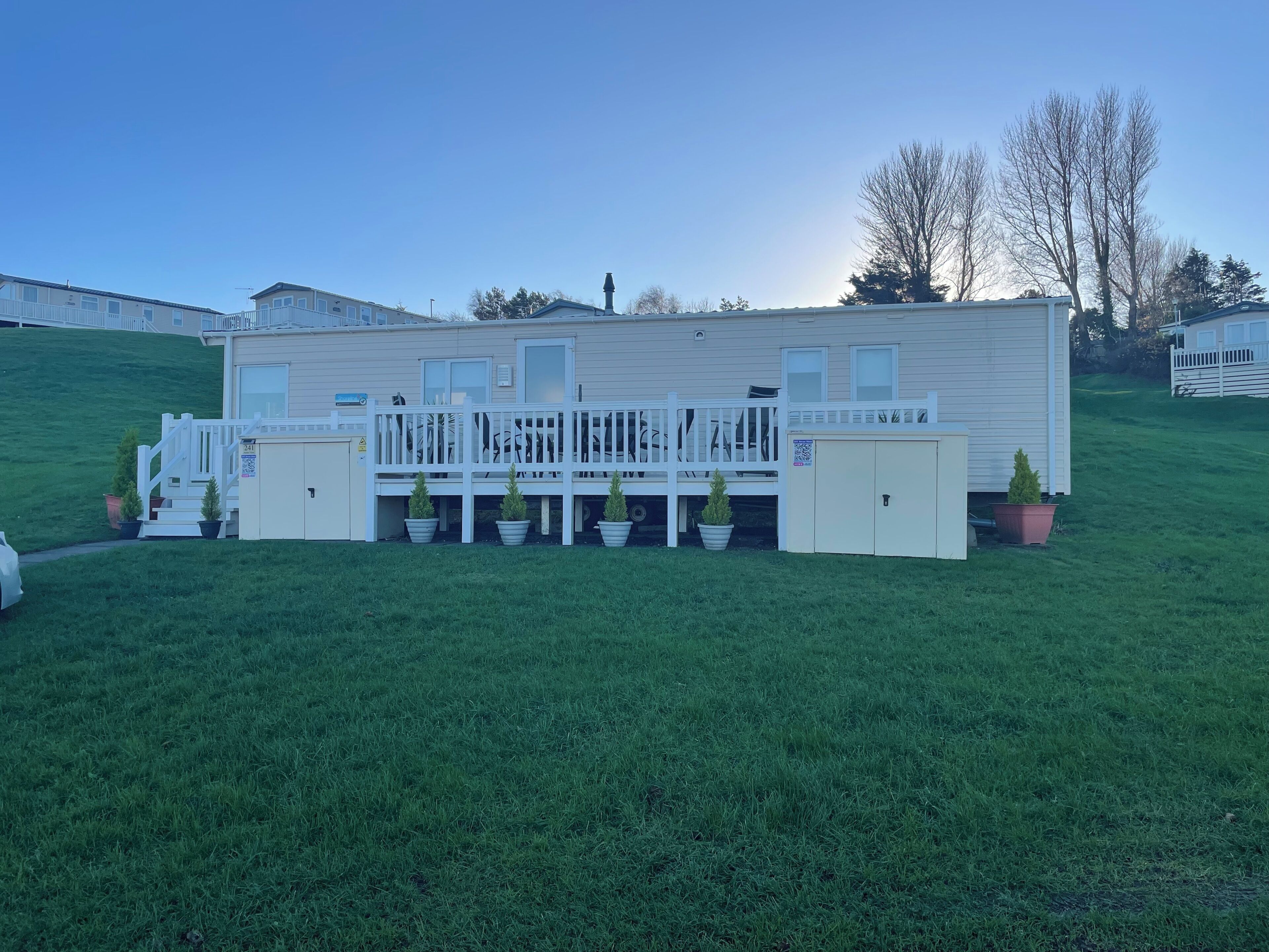 المنشأة من الخارج