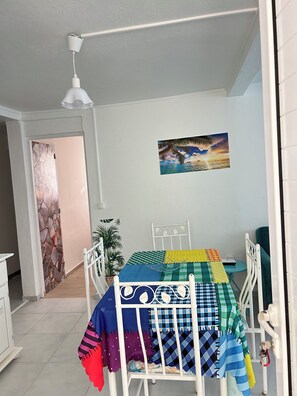 Dining - Superb 70 m2 apartment, cosy and bright, fully equipped with every comfort. (SAINTE-LUCE)