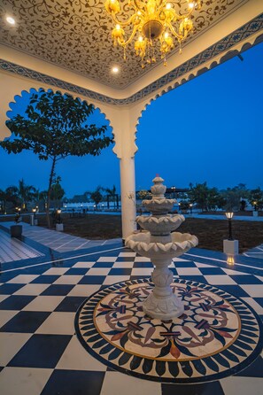 Garden - Maruwas luxury retreat (Mavli)