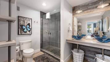 Appart'hôtel, 2 chambres | Salle de bain | Serviettes fournies
