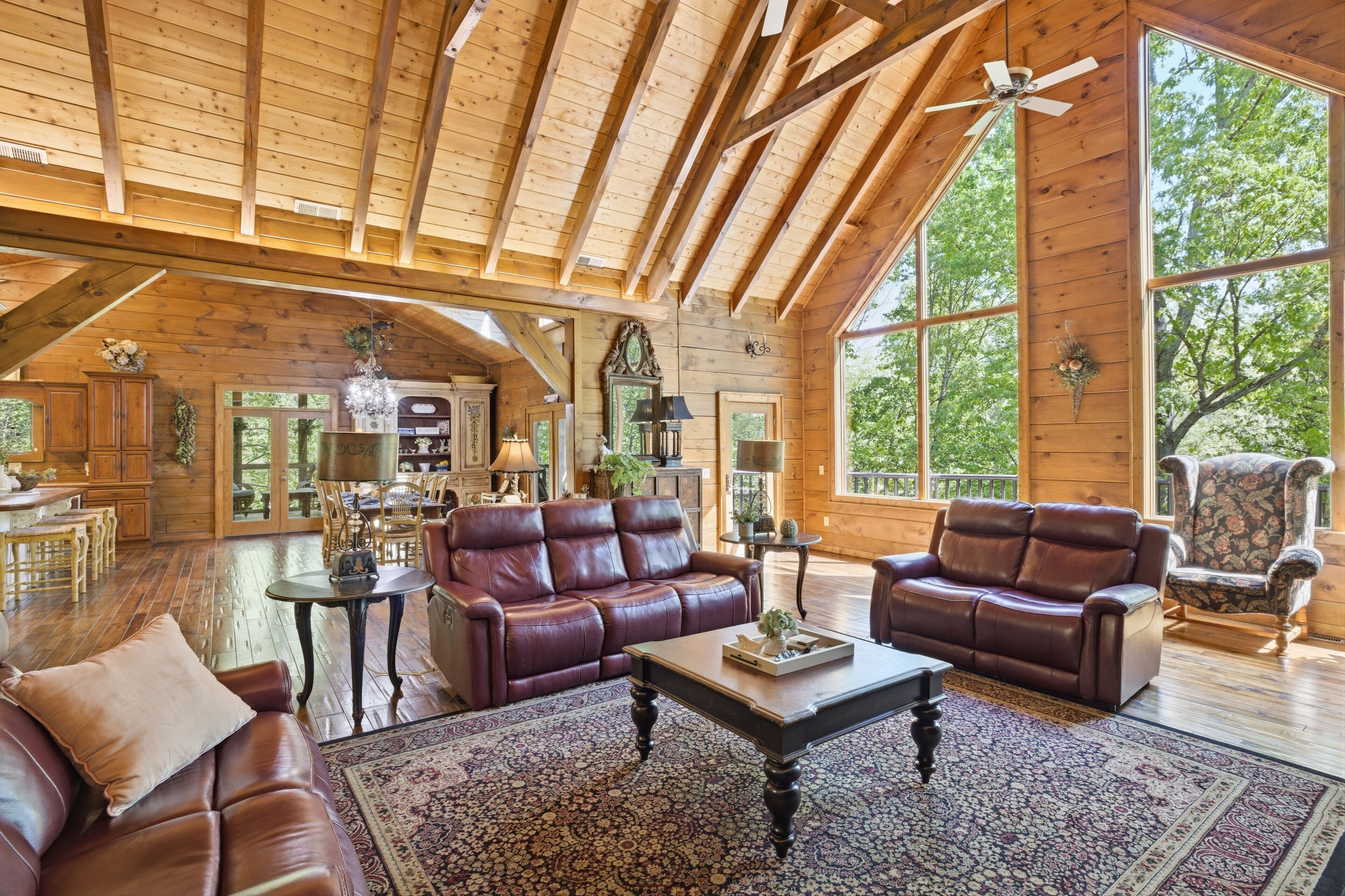 House, 4 Bedrooms | Living area