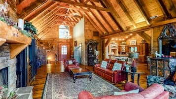 House, 4 Bedrooms | Lobby