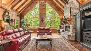 House, 4 Bedrooms | Living area