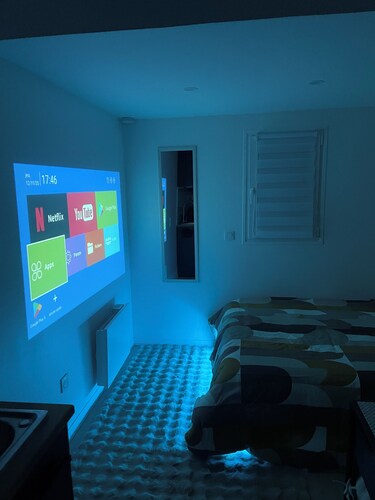 Maison luxueuse et espace détente balnéothérapie