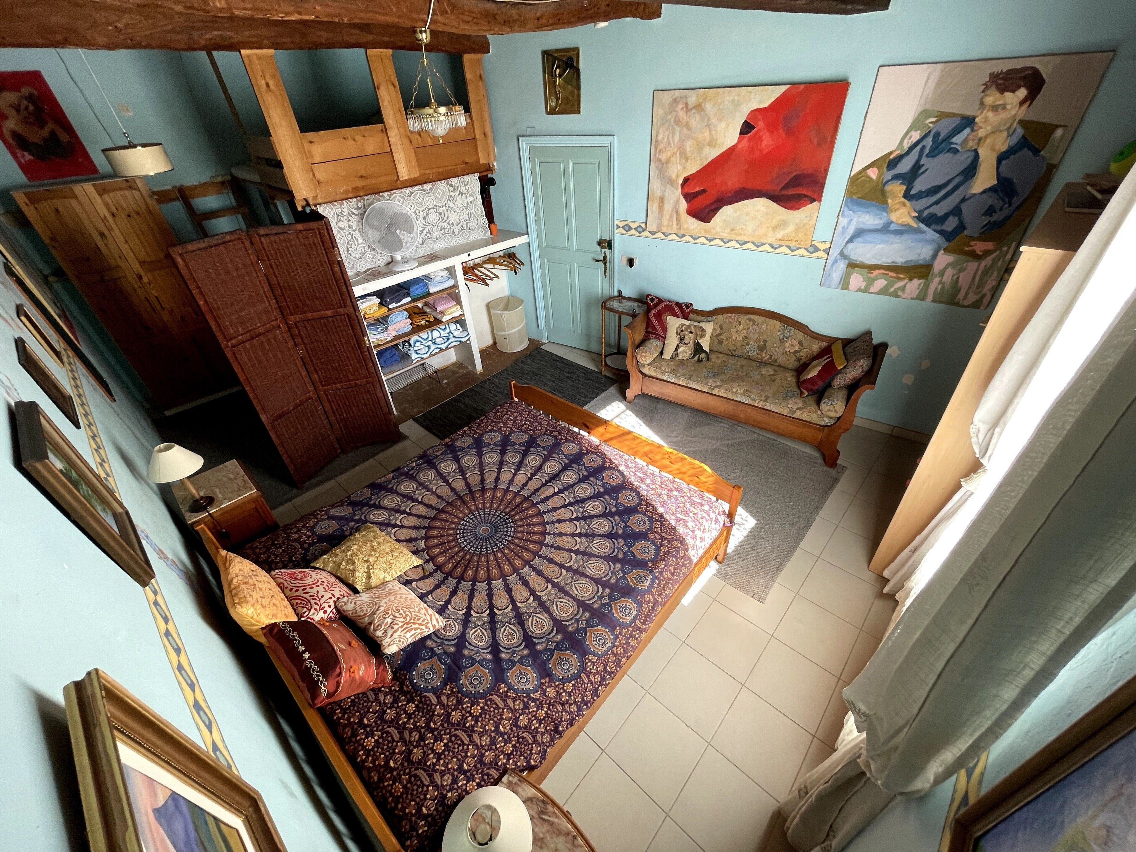 2 habitaciones, tabla de planchar con plancha, wifi y ropa de cama 