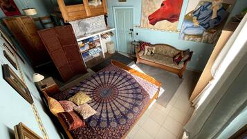 2 habitaciones, tabla de planchar con plancha, wifi y ropa de cama